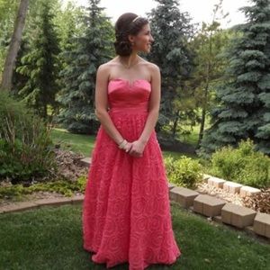Beautiful coral prom dress like new size 3/4